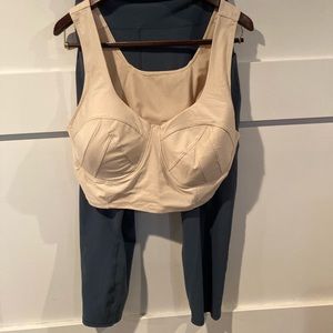 Fabletics Set: Cream structured top and dusty blue leggings with pockets